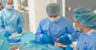 Zabiegi chirurgiczne stomatologia